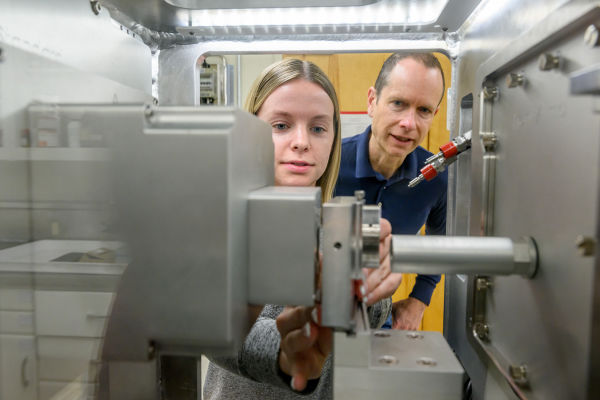 WSU develop Layered semiconductor for Memory, Data Storage the volt post 1