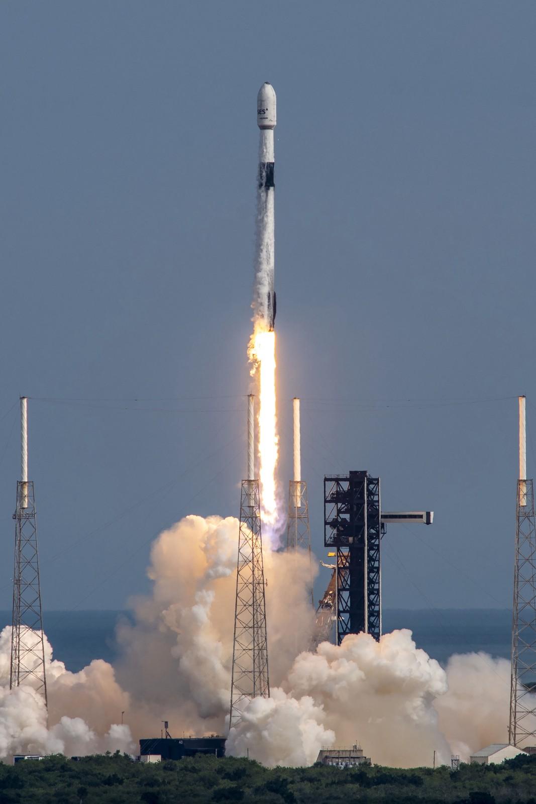 SpaceX Falcon 9 rocket launched O3b mPOWER satellites pair  the volt post 