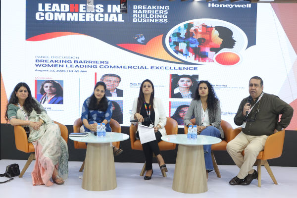 Honeywell LeadHERs Breaking Barriers, Building Business (2)