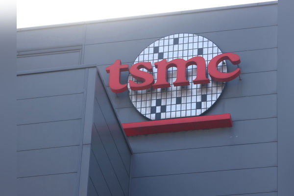 Custom C-HBM4E on N3P process node by TSMC  